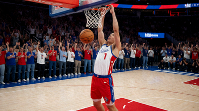 NBA篮球比赛精彩扣篮瞬间的精彩集锦画面
